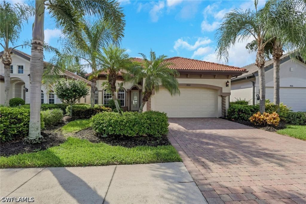 7832 Valencia CT, Naples, FL 34113
