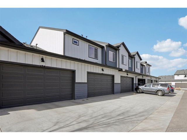 176 High Point Dr, Longmont, CO 80504