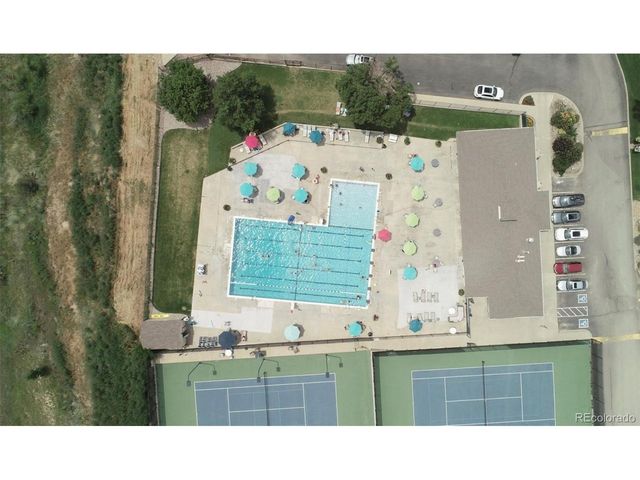176 High Point Dr, Longmont, CO 80504