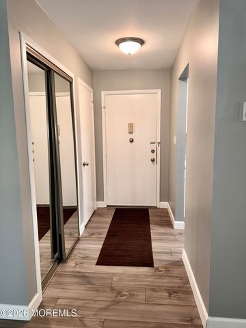 119 Amberly Drive H, Manalapan, NJ 07726