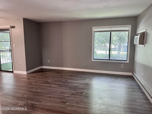 119 Amberly Drive H, Manalapan, NJ 07726