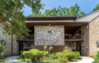 119 Amberly Drive H, Manalapan, NJ 07726