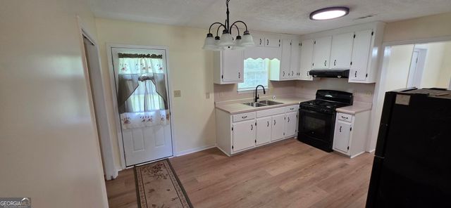 657 Tom McKinley Road, Thomaston, GA 30286