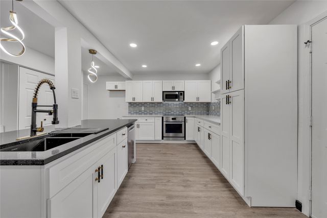 6506 Palm Island Street, Dallas, TX 75241