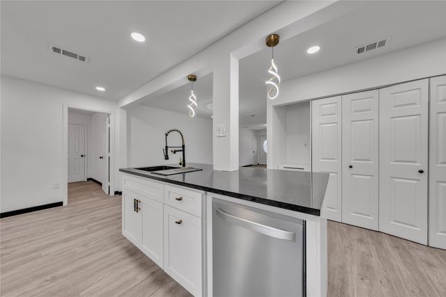 6506 Palm Island Street, Dallas, TX 75241