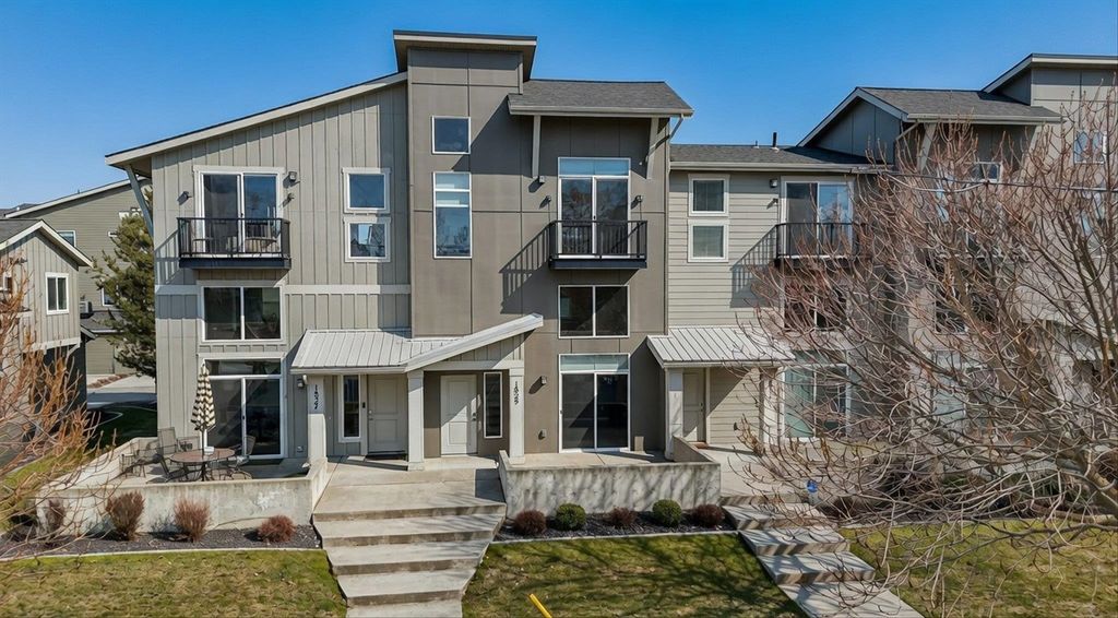 1829 W BRIDGE Ave, Spokane, WA 99201