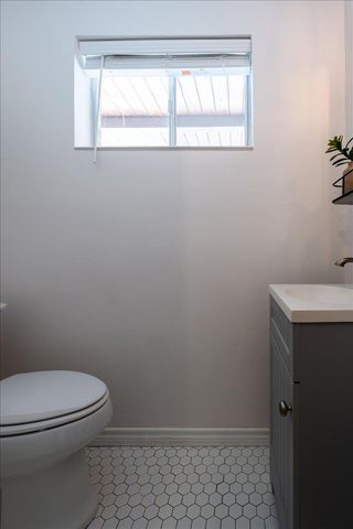 121 Merrywood LN, San Marcos, TX 78666