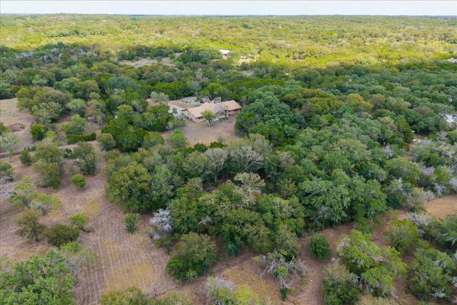 121 Merrywood LN, San Marcos, TX 78666