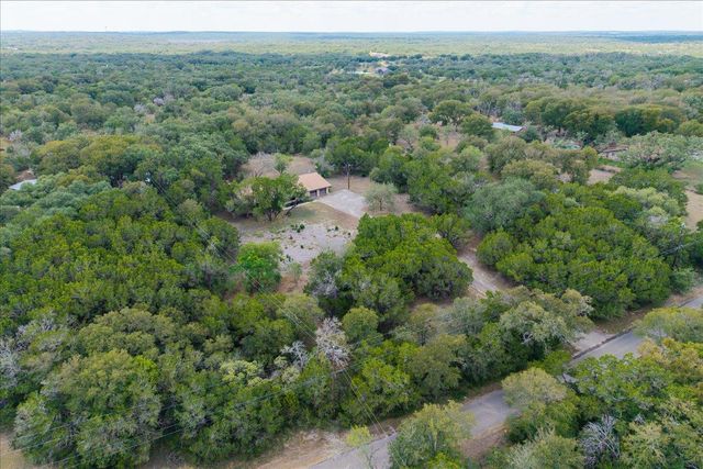 121 Merrywood LN, San Marcos, TX 78666