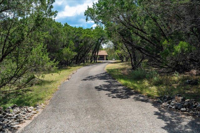121 Merrywood LN, San Marcos, TX 78666