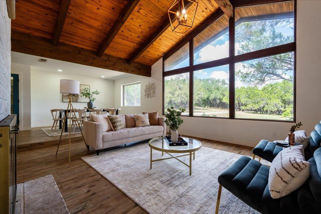 121 Merrywood LN, San Marcos, TX 78666