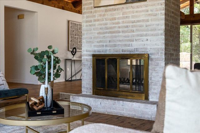 121 Merrywood LN, San Marcos, TX 78666