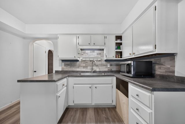 15631 E IL RTE 72, Davis Junction, IL 61020