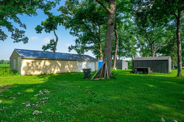 15631 E IL RTE 72, Davis Junction, IL 61020