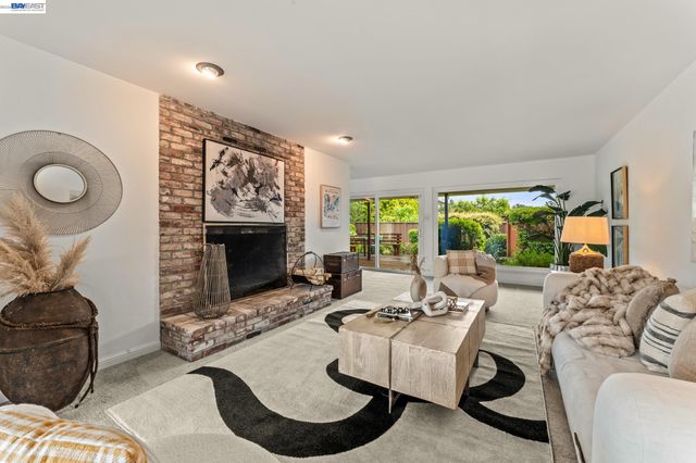 4473 Hillsborough Dr, Castro Valley, CA 94546