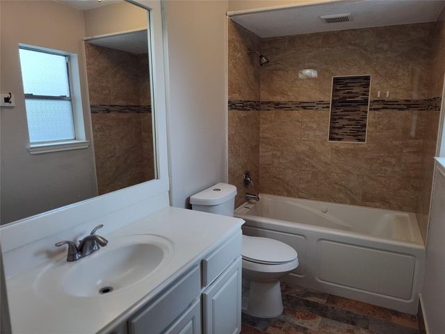 3406 Glenhill Drive, Pearland, TX 77584