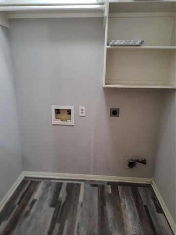 3406 Glenhill Drive, Pearland, TX 77584