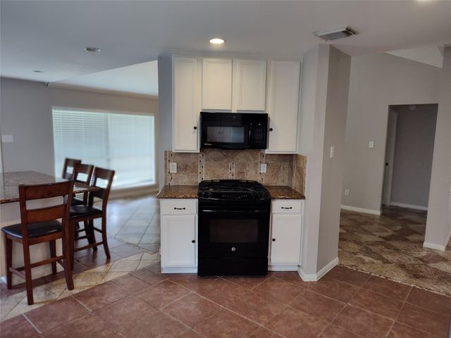 3406 Glenhill Drive, Pearland, TX 77584