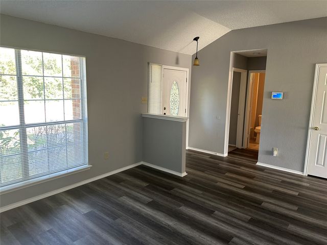 1512 Straus Road, Cedar Hill, TX 75104