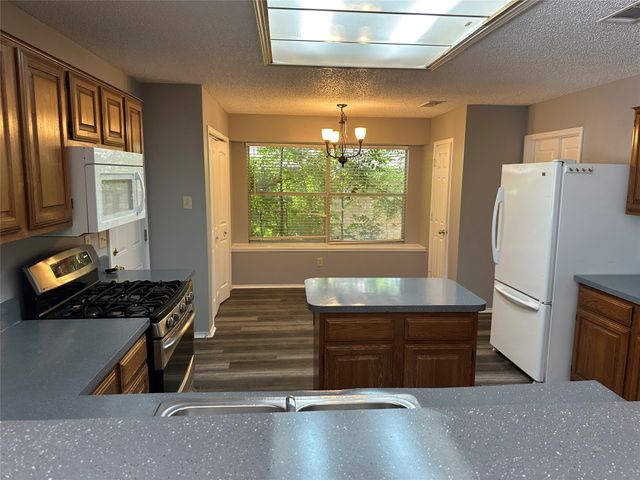 1512 Straus Road, Cedar Hill, TX 75104