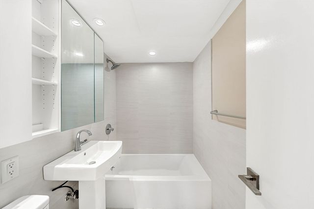 29 Concord Avenue 709, Cambridge, MA 02138