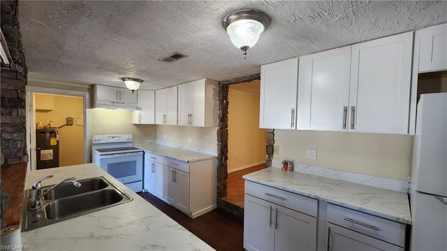 2181 Brandon ST, Fort Myers, FL 33907