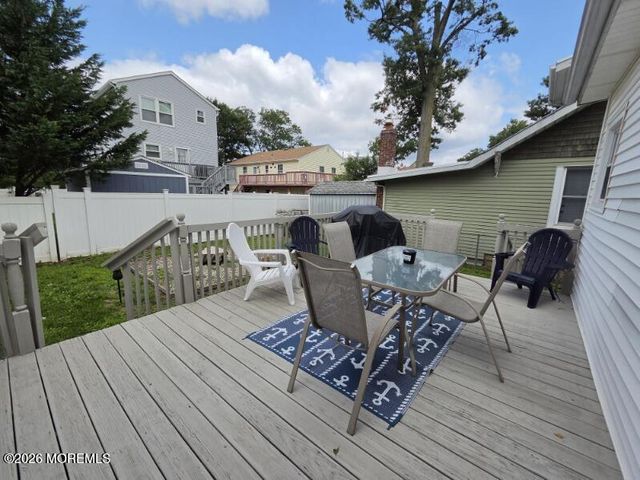 37 Beacon Boulevard, Keansburg, NJ 07734