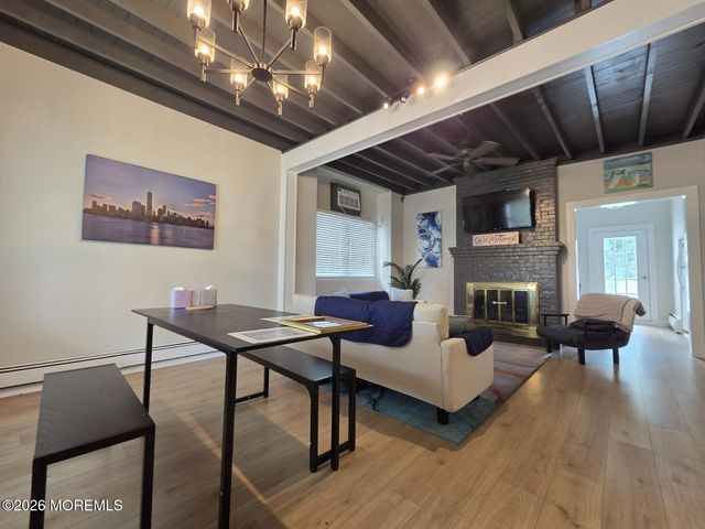 37 Beacon Boulevard, Keansburg, NJ 07734
