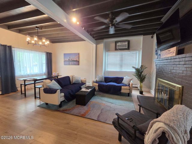 37 Beacon Boulevard, Keansburg, NJ 07734