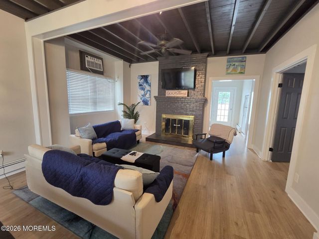 37 Beacon Boulevard, Keansburg, NJ 07734