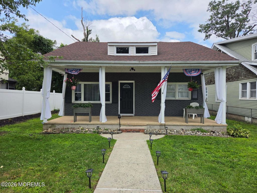37 Beacon Boulevard, Keansburg, NJ 07734