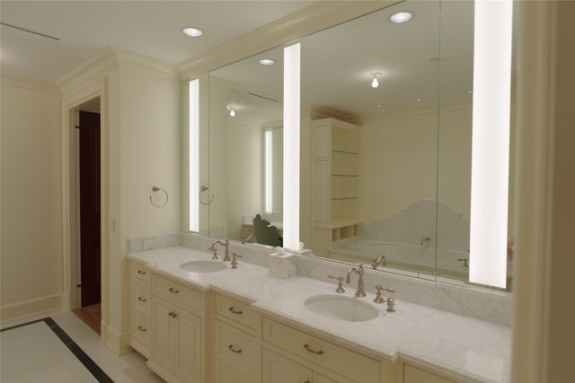 2025 Woodall Rodgers Freeway 52, Dallas, TX 75201