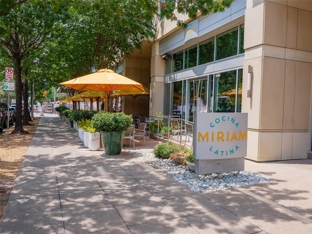 2025 Woodall Rodgers Freeway 52, Dallas, TX 75201