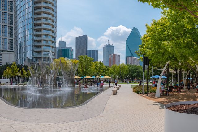 2025 Woodall Rodgers Freeway 52, Dallas, TX 75201