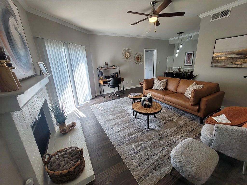 7250 W Greens Road 912, Houston, TX 77064