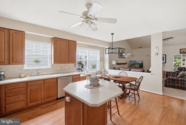 24 LOWELL DR, Marlton, NJ 08053