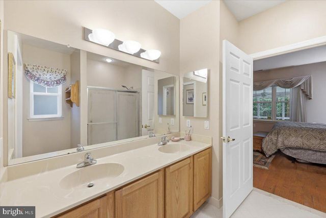 24 LOWELL DR, Marlton, NJ 08053