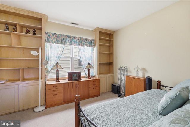 24 LOWELL DR, Marlton, NJ 08053