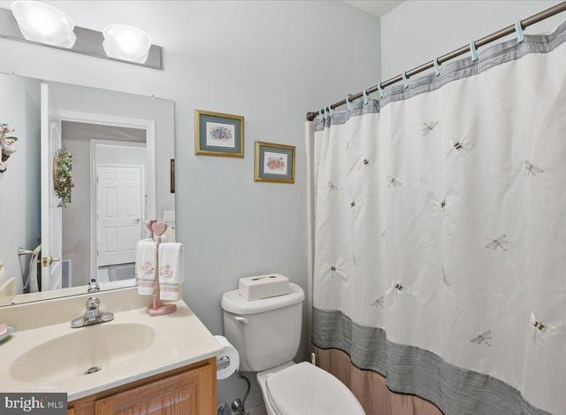 24 LOWELL DR, Marlton, NJ 08053