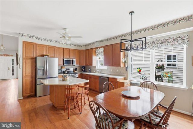 24 LOWELL DR, Marlton, NJ 08053