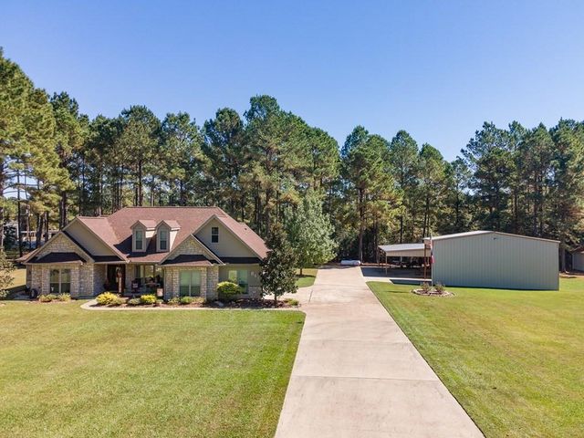 841 George Simpson Road, Huntington, TX 75949