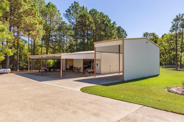 841 George Simpson Road, Huntington, TX 75949