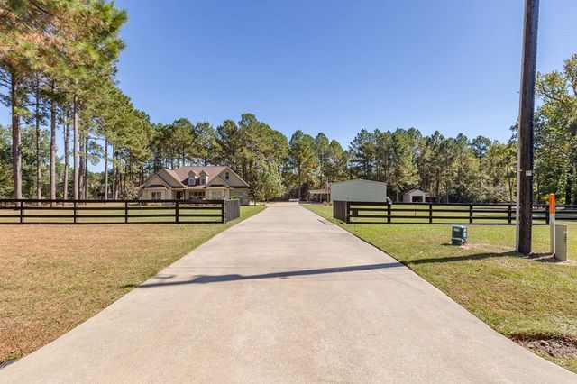 841 George Simpson Road, Huntington, TX 75949