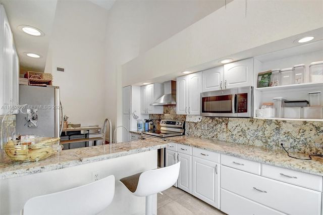 16339 Malibu Dr 22, Weston, FL 33326