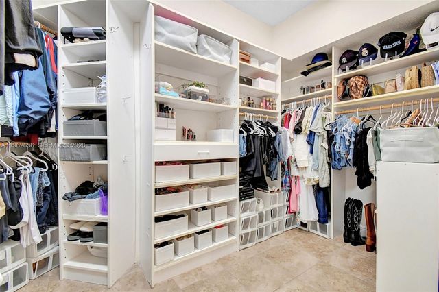 16339 Malibu Dr 22, Weston, FL 33326