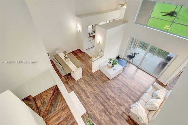 16339 Malibu Dr 22, Weston, FL 33326