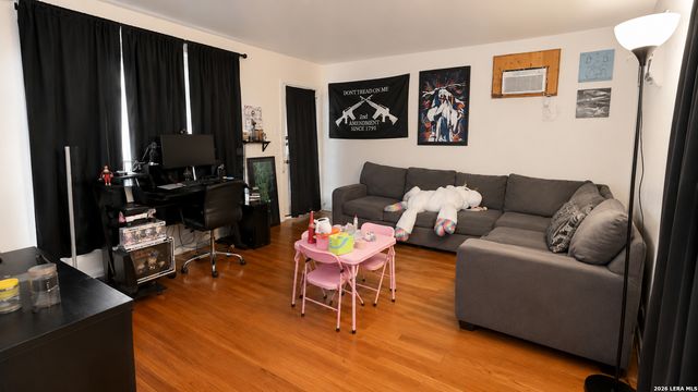 110 Cyril, San Antonio, TX 78218