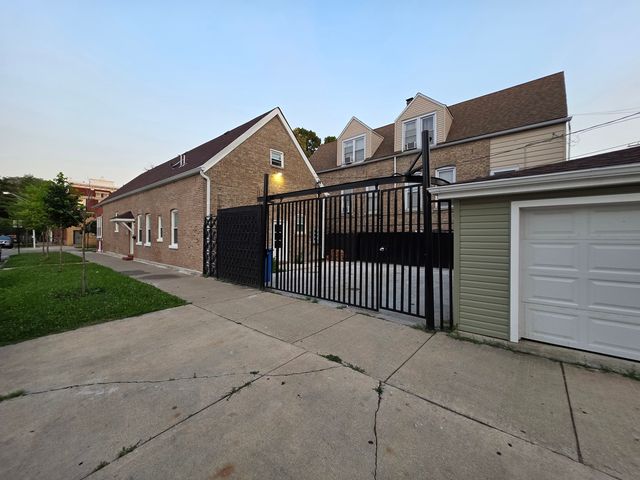 2800 S Saint Louis Avenue, Chicago, IL 60623