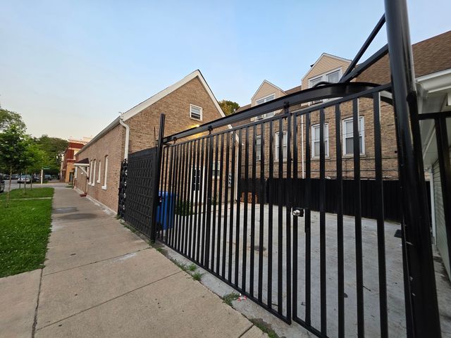 2800 S Saint Louis Avenue, Chicago, IL 60623