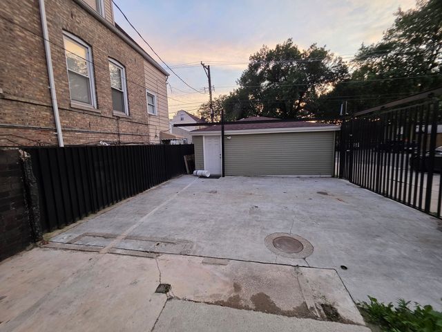 2800 S Saint Louis Avenue, Chicago, IL 60623